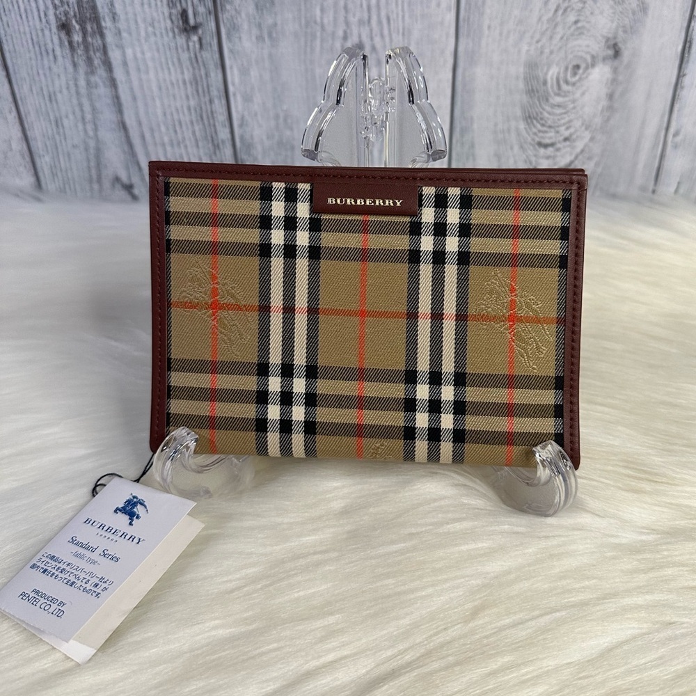BURBERRY classic agenda / passport holder in PM size